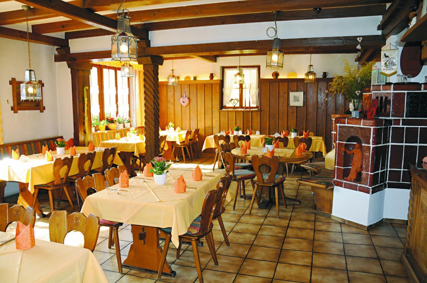 Hotel Schwarzes Ross Schwarzach am Main Exterior photo