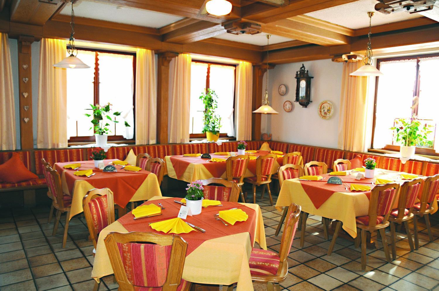 Hotel Schwarzes Ross Schwarzach am Main Exterior photo