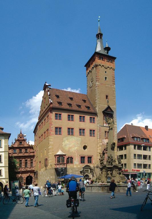 Hotel Schwarzes Ross Schwarzach am Main Exterior photo