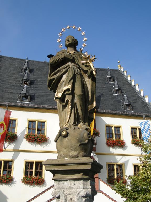 Hotel Schwarzes Ross Schwarzach am Main Exterior photo